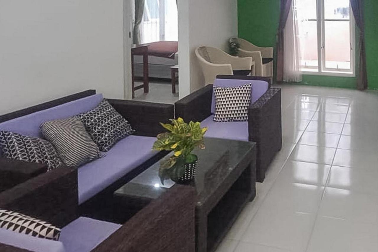 Syafa Homestay Syariah Mitra Reddoorz Tuban  外观 照片
