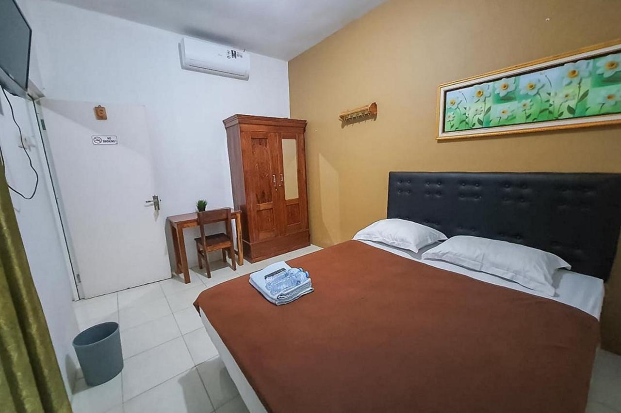 Syafa Homestay Syariah Mitra Reddoorz Tuban  外观 照片