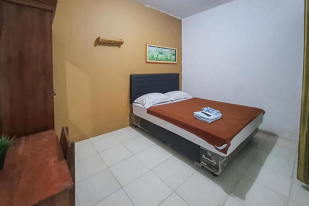 Syafa Homestay Syariah Mitra Reddoorz Tuban  外观 照片