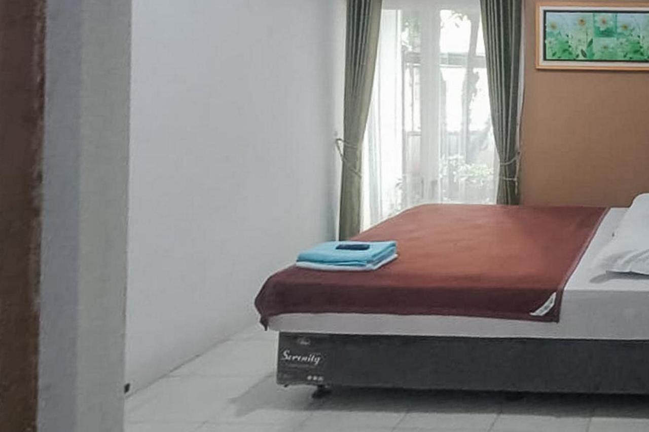 Syafa Homestay Syariah Mitra Reddoorz Tuban  外观 照片